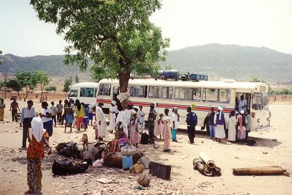 Bus stop in Ghinda. 15 minutes rest and time to have a Coke